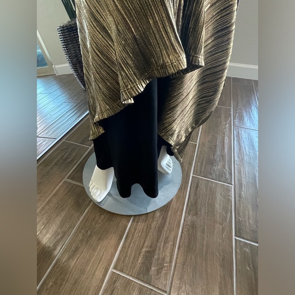 GOLD METALLIC FORMAL DRESS SZ 4 - Picture 8 of 8